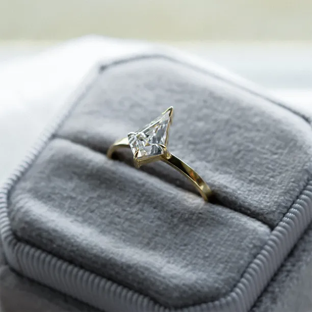 Original engagement ring with kite moissanite DOMITIA Image