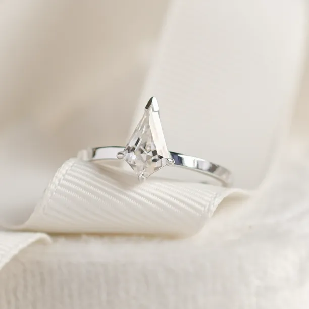 Original engagement ring with kite moissanite DOMITIA Image