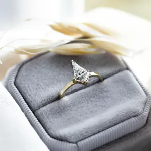 Original engagement ring with kite moissanite DOMITIA Thumbnail