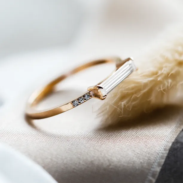 Engagement ring with baguette moissanite and diamonds CASSIA Image