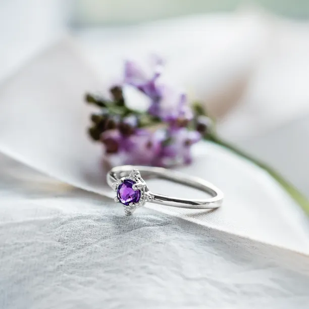 Gold ring with amethyst and diamonds ALBINA Image