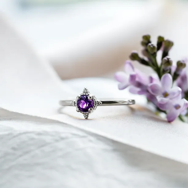 Gold ring with amethyst and diamonds ALBINA Image