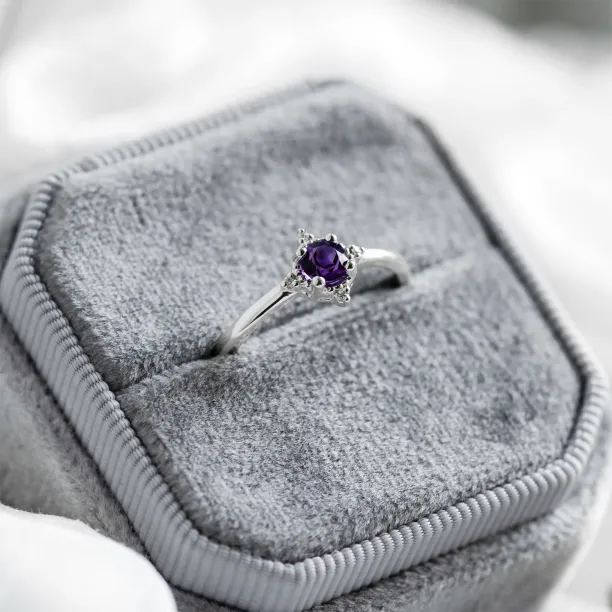 Gold ring with amethyst and diamonds ALBINA Image