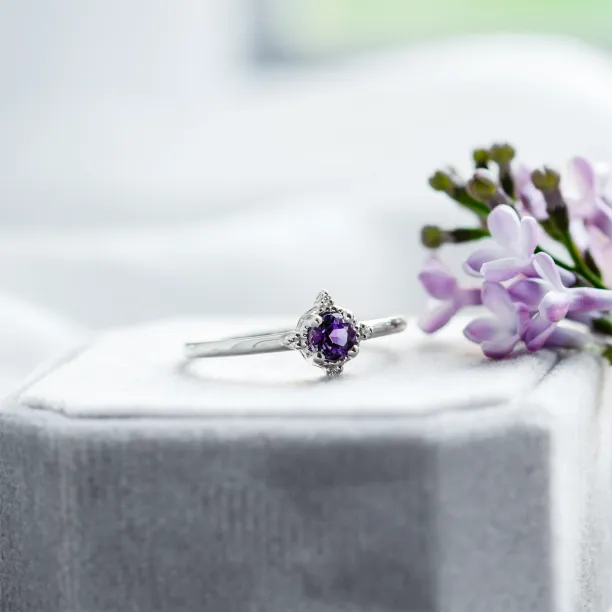 Gold ring with amethyst and diamonds ALBINA Image