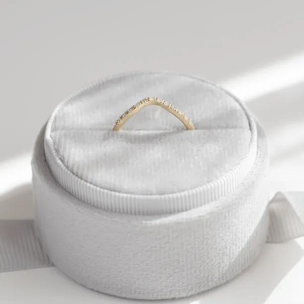 Gold eternity ring with diamonds TIEROS Image