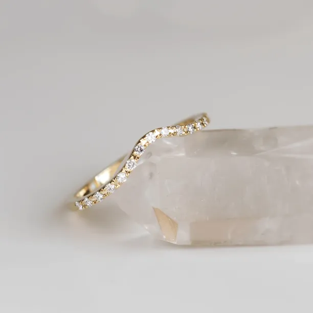 Gold eternity ring with diamonds TIEROS Image