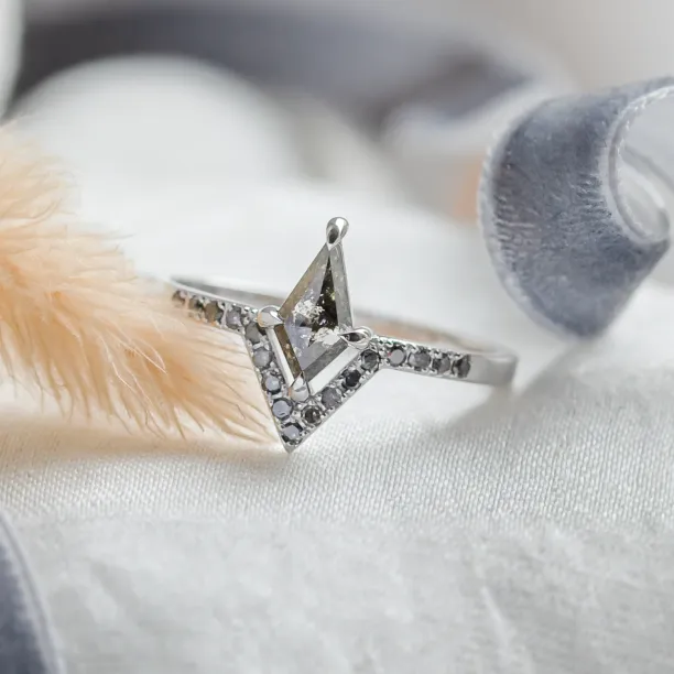 Unusual engagement ring with salt and pepper diamonds FRECCIA Image