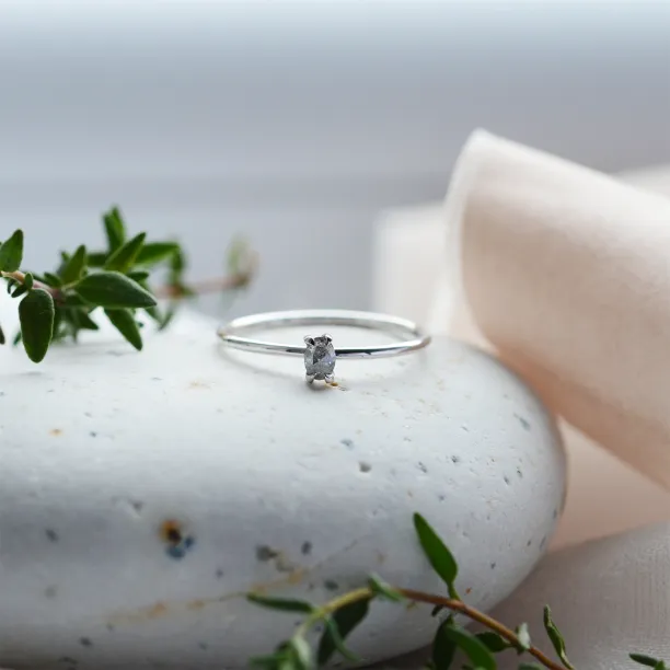 Minimalist salt'n'pepper diamond ring ORBIT Image