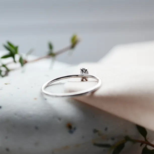 Minimalist salt'n'pepper diamond ring ORBIT Image