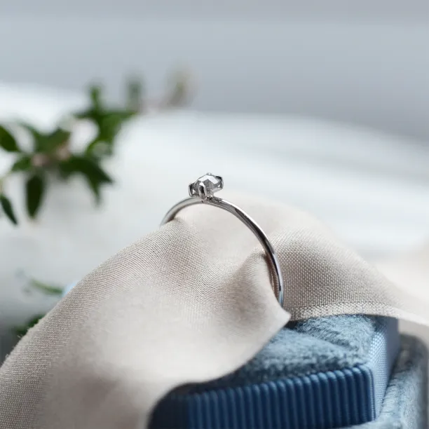 Minimalist salt'n'pepper diamond ring ORBIT Image