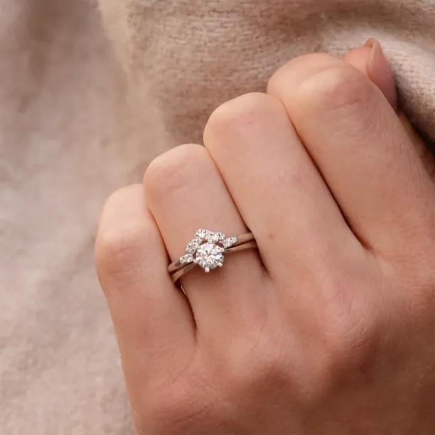 Curved wedding ring with diamonds HARRY Image