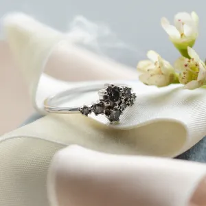 Gold ring with salt and pepper diamonds CLUSTRÉ Thumbnail