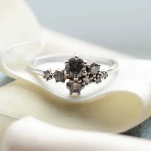 Gold ring with salt and pepper diamonds CLUSTRÉ Thumbnail