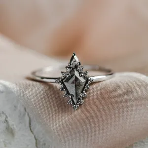 Halo unusual ring with salt'n'pepper diamonds DOMIZIO Thumbnail