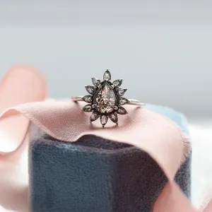 Flower ring with salt'n'pepper diamonds GIRASOLO Thumbnail