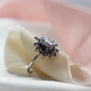 Flower ring with salt'n'pepper diamonds GIRASOLO Thumbnail