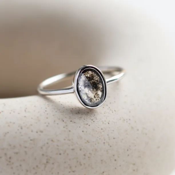 Gold oval salt and pepper diamond ring ONORATO Image