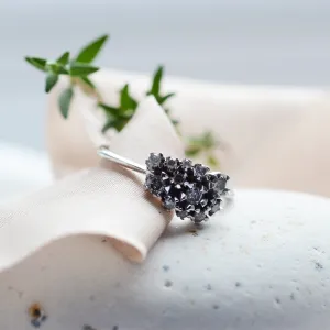 Gold cluster ring with salt and pepper diamonds SEVERINOS Thumbnail