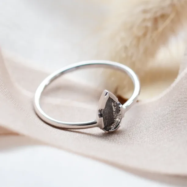 Unusual engagement ring with salt'n'pepper diamond GARDA Image
