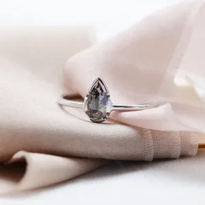 Unusual engagement ring with salt'n'pepper diamond GARDA Thumbnail