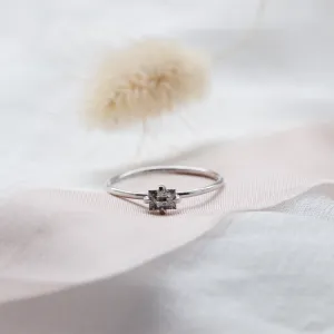 Minimalist salt'n'pepper diamond ring  RETTANGOLO Thumbnail