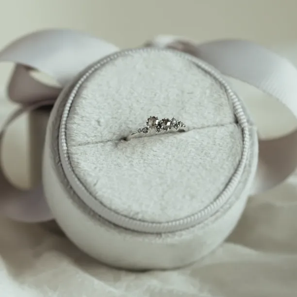 Gold cluster ring with hexagon salt'n'pepper diamonds CLARINA Image