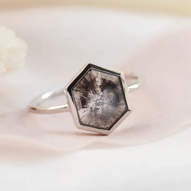 Vintage engagement ring with salt and pepper diamond CARRA Image