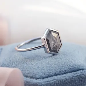 Vintage engagement ring with salt and pepper diamond CARRA Thumbnail