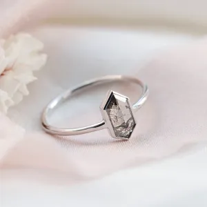 Minimalist engagement ring with salt'n'pepper diamond ELLIOT Thumbnail