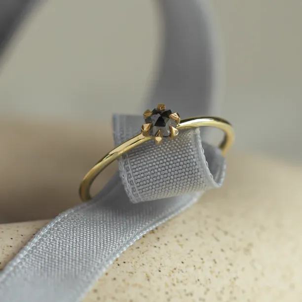 Minimalist salt and pepper diamond ring ELLAX Image