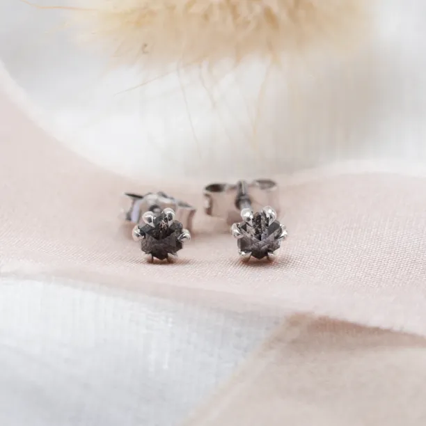 Stud earrings with hexagon salt and pepper diamonds STELLEX Image