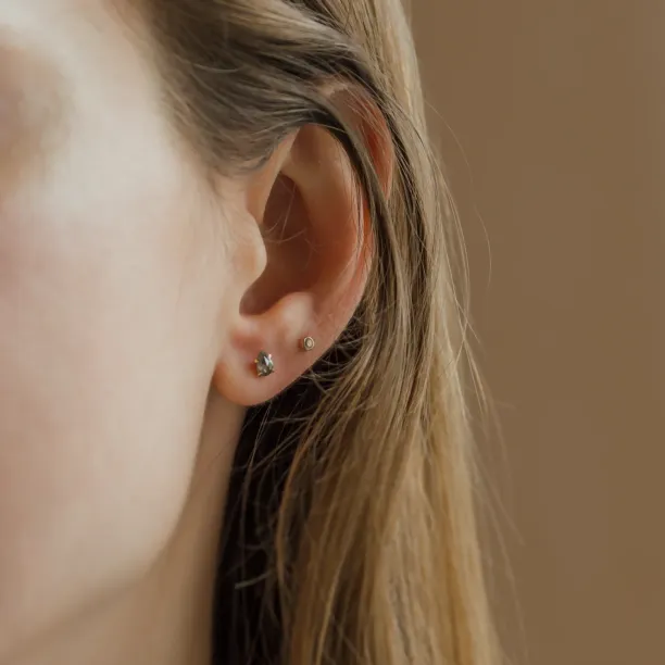 Gold minimalist earrings with salt and pepper diamonds STELLIE Image