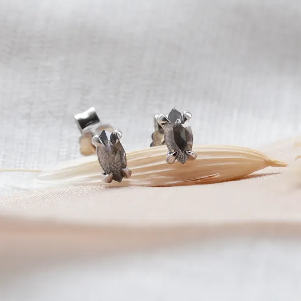 Minimalist salt and pepper diamonds earrings STELLA Image