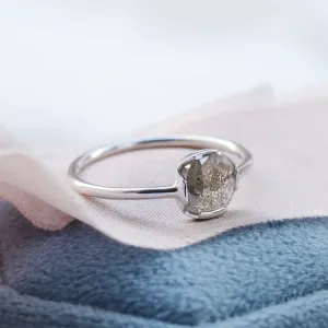 Minimalistický prsten se salt'n'pepper diamantem CUSCINOS Thumbnail