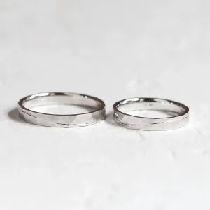 Gold hammered wedding rings with line LIDO Thumbnail