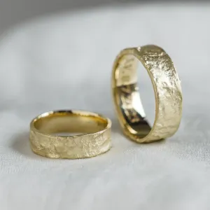 Unusual moon surface wedding bands LUNARIUM Thumbnail