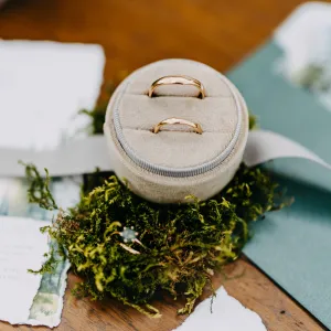 Irregular wedding bands in solid gold RUFFLE Thumbnail