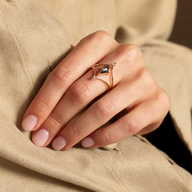 Luxury split shank salt'n'pepper diamonds ring SPLITE Image