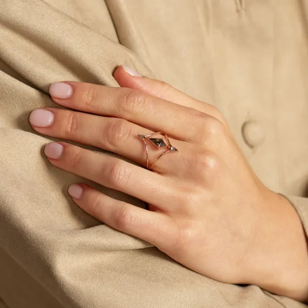 Luxury split shank salt'n'pepper diamonds ring SPLITE Image