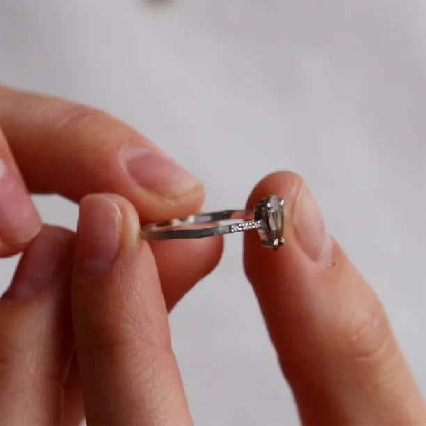 Organic engagement salt'n'pepper diamonds ring JACQUELINE Image