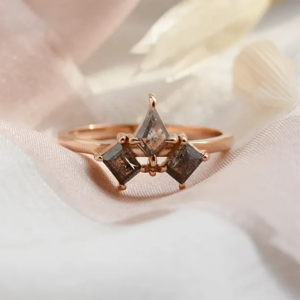 Original ring with gray salt'n'pepper diamonds TOMMASO Image