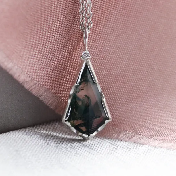 Moss agate pendant with diamond MATTIA Image