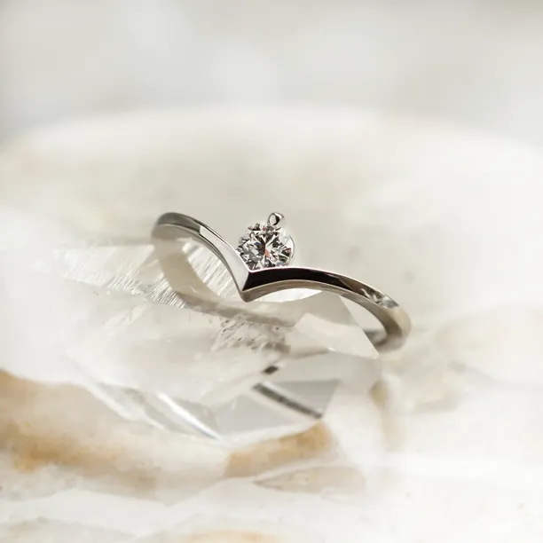 Gold moissanite ring AMY Image