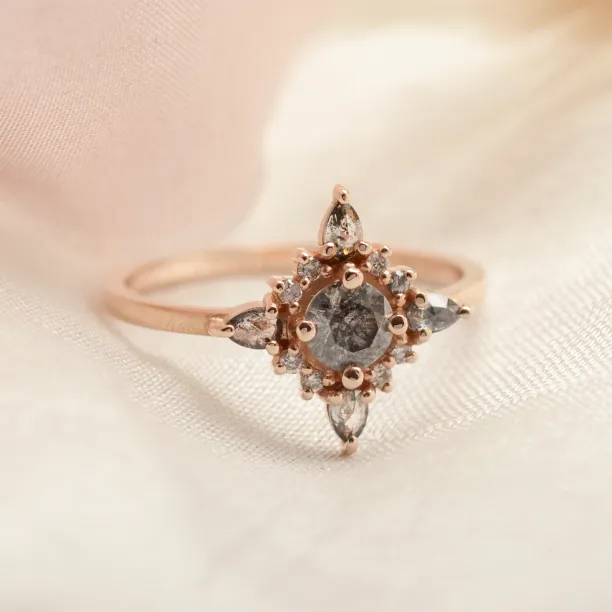 Unique cluster salt'n'pepper diamonds ring RAVENNA Image