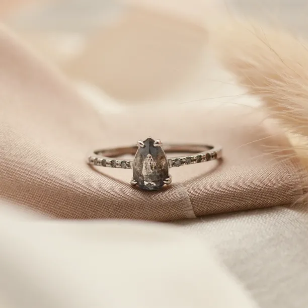 Gold engagement salt'n'pepper diamonds ring JACQUETTE  Image