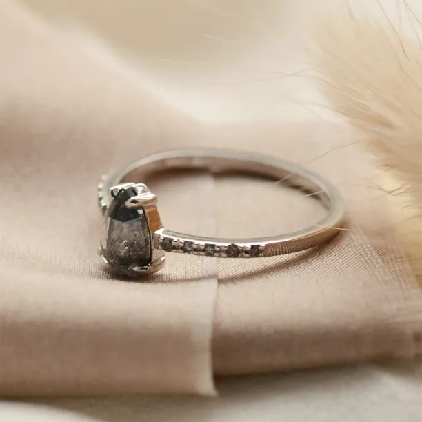 Gold engagement salt'n'pepper diamonds ring JACQUETTE  Image