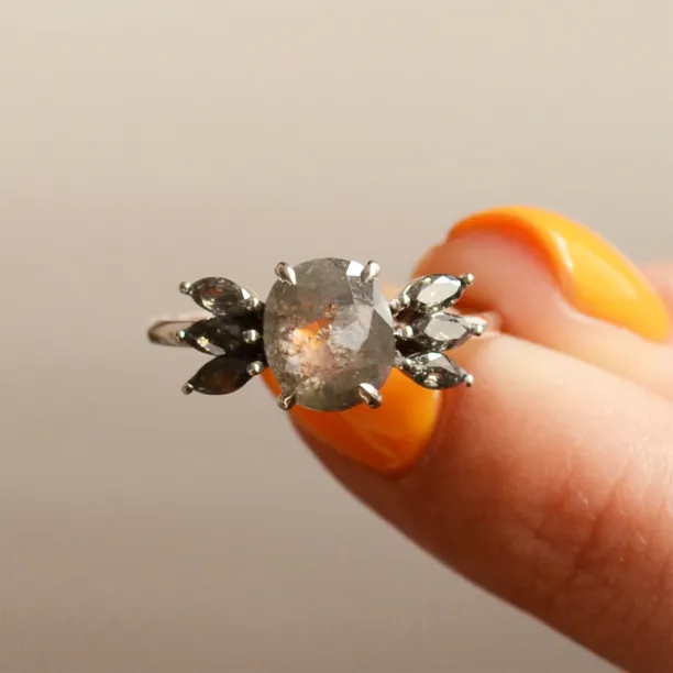 Original ring with salt'n'pepper diamonds GIUSTINA Image