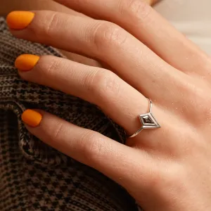 Non-traditional ring with kite salt'n'pepper diamond GIRALDA