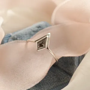 Non-traditional ring with kite salt'n'pepper diamond GIRALDA Thumbnail