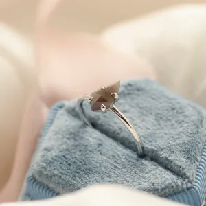 Minimalist ring with kite salt'n'pepper diamond GIUDITTA Thumbnail